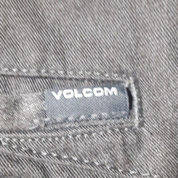 Volcom Shorts - Picture 3 of 5